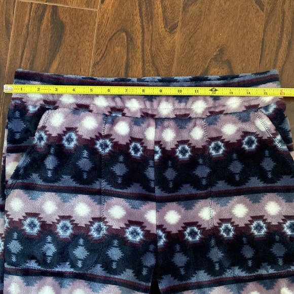 Hardly used Denver Hayes Aztec print plush pj bottom in size M - Picture 6 of 6